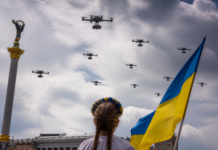 Ucrania celebra su independencia con un desfile de drones