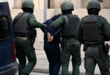 Cuatro detenidos en Ceuta tras apedrear a militares; un herido