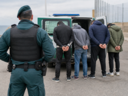 Cuatro detenidos en Ceuta tras apedrear a militares; un herido