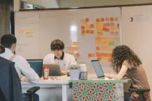 La inteligencia artificial cambia el juego laboral para quienes se adaptan.