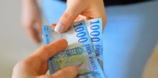 ing gana terreno con la presión sobre el forint image