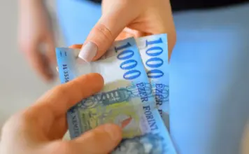 ing gana terreno con la presión sobre el forint image