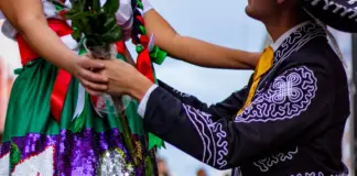 Homenaje hispano que cambia la historia de EE.UU. image