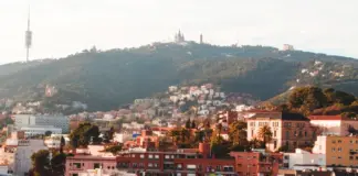 Sierra de Collserola estabiliza el incendio y permite volver image