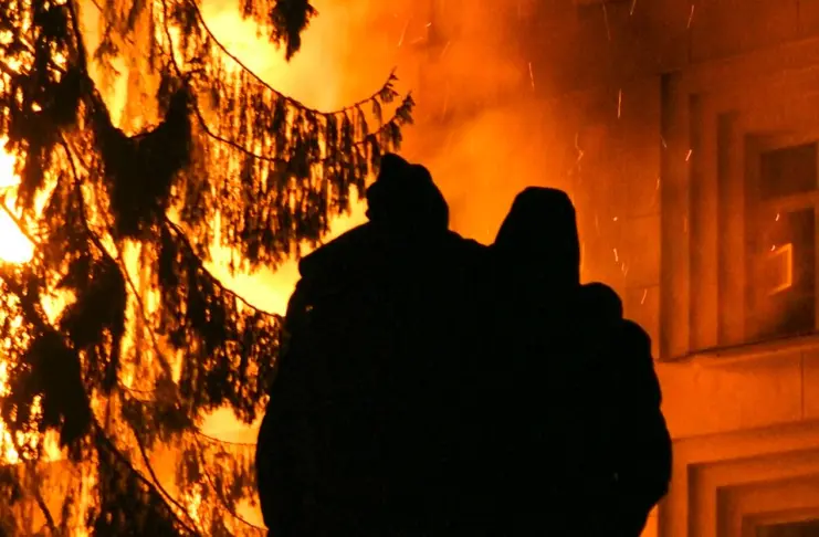 Incendio Zaragoza obliga a evacuar tres pueblos image