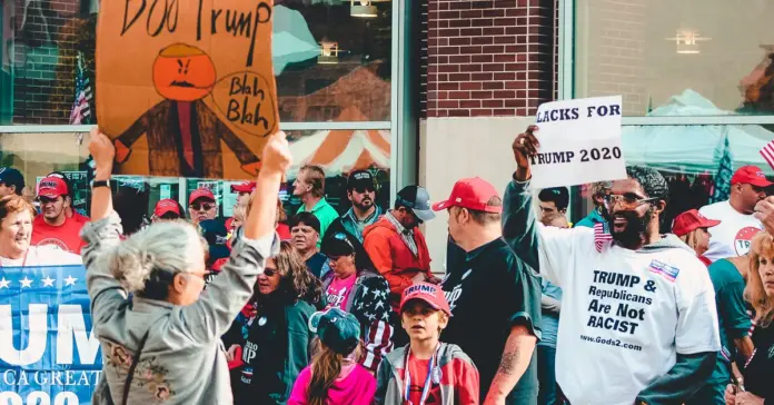 Mitin viral y la imitación de Trump que arrasa Mitin viral y la imitación de Trump que arrasa image