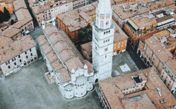 Modena alarma a Italia tras un ataque en pleno centro image