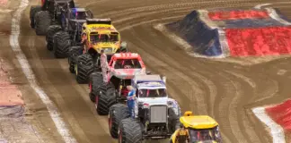 Accidente monster truck sacude una exhibición en Colombia image