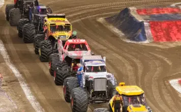 Accidente monster truck sacude una exhibición en Colombia image