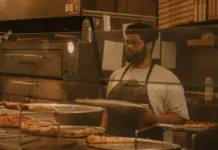 Pizza en Milwaukee deja un arresto tras una brutal agresión Pizza en Milwaukee deja un arresto tras una brutal agresión image