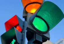 Semáforo cambia sus luces para evitar confusiones Semáforo cambia sus luces para evitar confusiones image