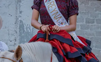 Vestido camisero de Letizia que arrasa en oficina image