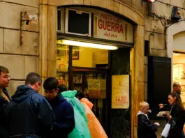 Alfonso Guerra alerta del desgaste del consenso constitucional image