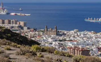 Canarias afronta el calor extremo con nuevas alertas image