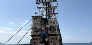 Hannibal Laguna revela el secreto de su elegancia eterna image