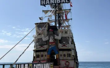 Hannibal Laguna revela el secreto de su elegancia eterna image