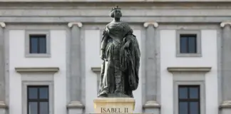 Isabel Perelló fija los límites ante la presión a jueces image