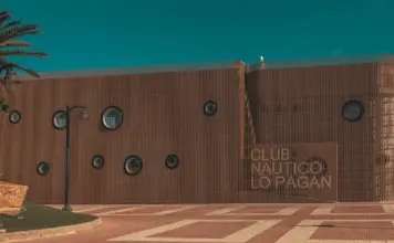 Vivas afronta la crisis de menores en Ceuta image