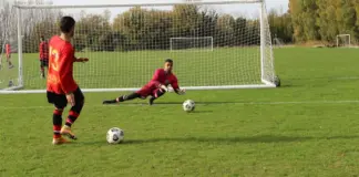 Marc Bartra y la norma que agitó el penalti de Mbappé image