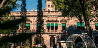 almazan afronta el derrumbe de un palacio histórico image