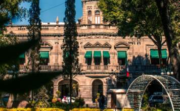 almazan afronta el derrumbe de un palacio histórico image