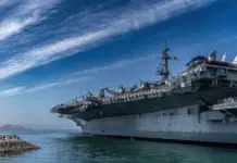 USS Abraham Lincoln (CVN 72) sorprende tras su misión USS Abraham Lincoln (CVN 72) sorprende tras su misión image
