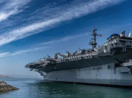 USS Abraham Lincoln (CVN 72) sorprende tras su misión USS Abraham Lincoln (CVN 72) sorprende tras su misión image