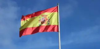 Bandera y estelada: el cambio que aviva el debate image