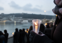 Velas y protesta en Ceuta: crece el rechazo al Gobierno