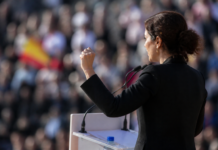 Ayuso clama en apoyo a Ceuta y exige la marcha de Sánchez