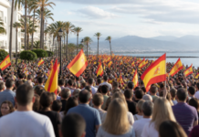 Estepona reúne a más de 4.000 voces en apoyo a Ceuta