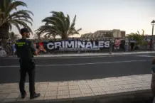 La Delegación del Gobierno persigue a Hazte Oír por protestar frente a La Mareta durante las vacaciones de Sánchez