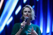 Charlize Theron defiende la magia del cine ante la IA