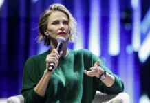 Charlize Theron desafía a la IA y reivindica la magia del cine