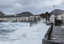 Gran Canaria eleva a alerta la situación por fenómenos costeros