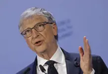 Bill Gates alerta: la IA podría destruir el empleo cualificado