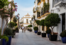 Estepona rebaja impuestos y ahorra 7 millones a sus vecinos