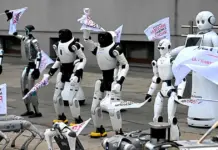 Robots se manifiestan en Polonia para pedir límites a la IA