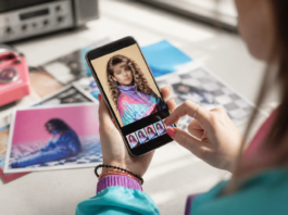 Cómo convertir tu selfie en un ícono de los 80 con IA