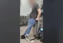 Despiden a la encargada que ató a un empleado con discapacidad