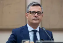 Bolaños exige al Supremo resolver la ley de nietos antes de 2027