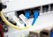 La fibra óptica supera los 18 millones y roza cada hogar español