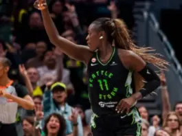 Awa Fam firma su récord en la WNBA con 22 puntos y 4 triples
