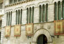 El PSC logra prohibir el burqa en Lleida pese al PP