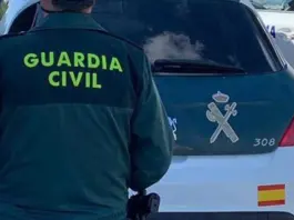 Hombre mata a puñaladas a su pareja en La Campana y se atrinchera