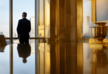 Los donantes del salón dorado de Trump ya sienten la presión