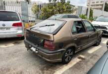 Un Renault 19 irrumpe en Ceuta tras burlar los controles