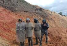 Abogados británicos buscan frenar oro de Barrick Gold por denuncias