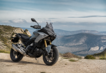 La rival económica de la BMW F 900 XR sorprende por su tecnología