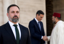 Abascal acusa a Sánchez: duro con el Rey, sumiso con Marruecos